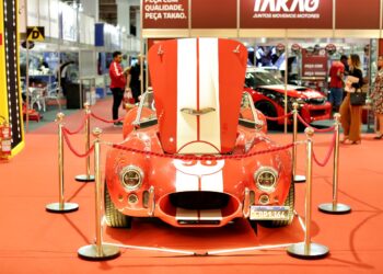 Carro Shleby em exposição da Expo Peças - exposição de carros em Goiânia