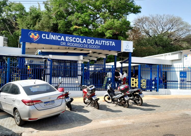 Clínica Escola do Autista