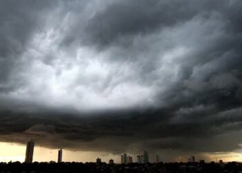 Chuva sobre Goiânia, Goiás — Foto: Renato Conde/O Popular