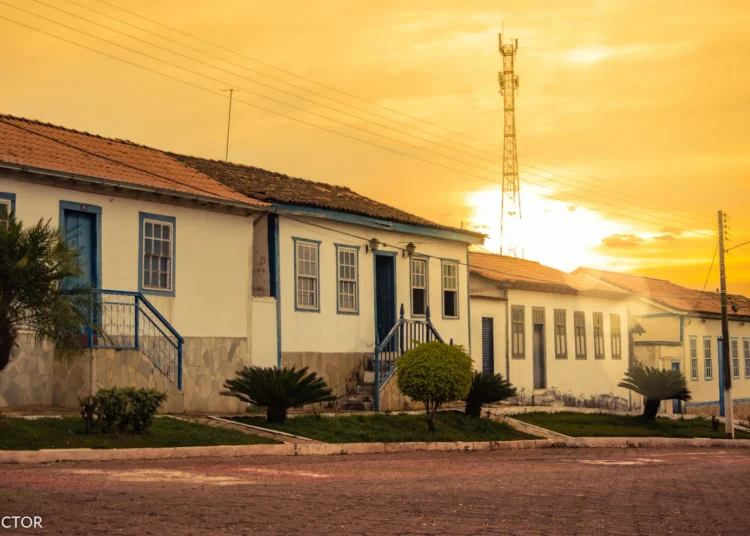 Centro Histórico de Corumbá de Goiás, ao lado da Igreja Matriz de Nossa Senhora da Penha de França. A foto foi registrada em maio de 2016 pelo fotógrafo Pedro Victor (Wikipedia)