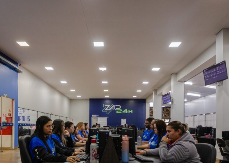 Com mais de 400 serviços disponíveis, o sistema atendeu 147 mil cidadãos, alcançando uma satisfação de 92%. Imagem: Divulgação