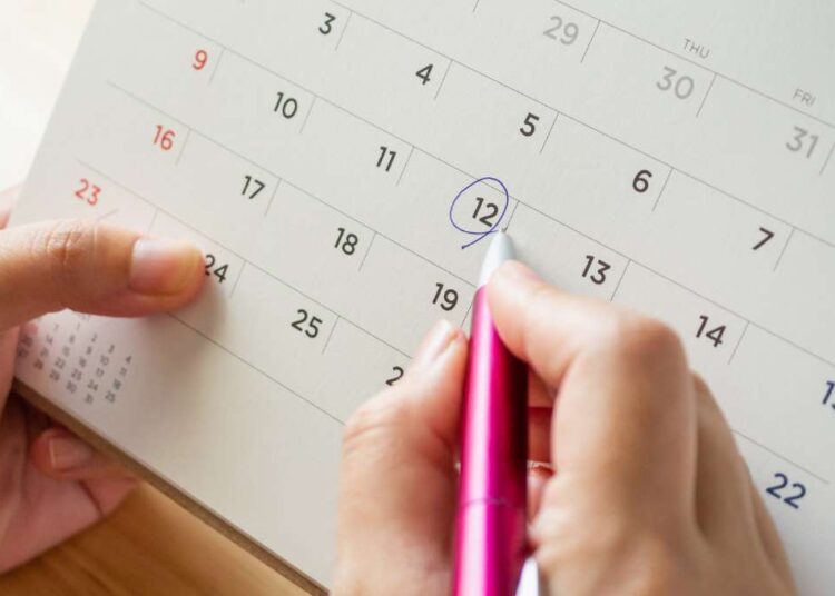 O calendário de feriados ainda é longo, no entanto, nem todos caem em dia de semana (Imagem: Getty Images/Canva)