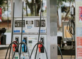 Gasolina e etanol terão um aumento de 7,3%. Já para diesel e biodiesel, o imposto subirá com acréscimo de 5,6%. Imagem: Reprodução