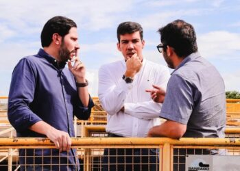 Pedro Sales (Goinfra) em visita à Estação de Tratamento de Água (ETA), em Anápolis. Foto: Divulgação