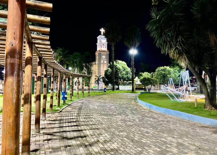 Praça Bom Jesus: um dos primeiros cartões postais da cidade, com sua relevância religiosa, cultural e histórica. Imagem: Reprodução