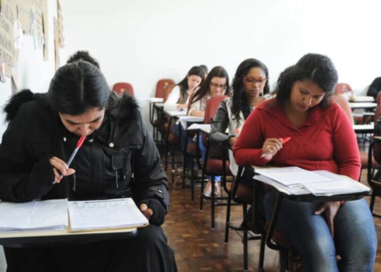 A adesão à PND (Prova Nacional Docente) é voluntária; as secretarias de Educação podem confirmar o interesse na prova até 17 de abril.

Leia mais no texto original: (https://www.poder360.com.br/poder-educacao/mec-lanca-enem-dos-professores-para-2025/)
© 2025 Todos os direitos são reservados ao Poder360, conforme a Lei nº 9.610/98. A publicação, redistribuição, transmissão e reescrita sem autorização prévia são proibidas. Imagem: Reprodução