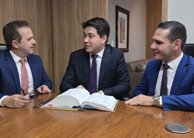 Advogados Arinilson Mariano, Marcelo Yamamoto e Carlos Brandão. Imagem: Arquivo