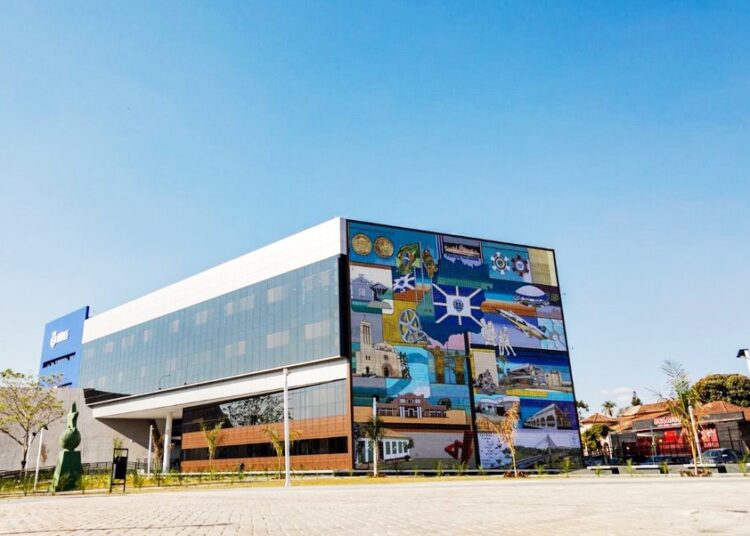 Centro-Administrativo-Adhemar-Santillo