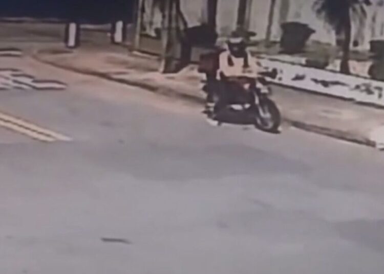 Um cartão também foi levado pelo suspeito (Foto: Reprodução)