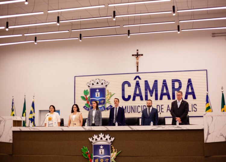 Vereador Alex Martins e a deputada Vivian Naves conduziram a ação. Imagem: Divulgação