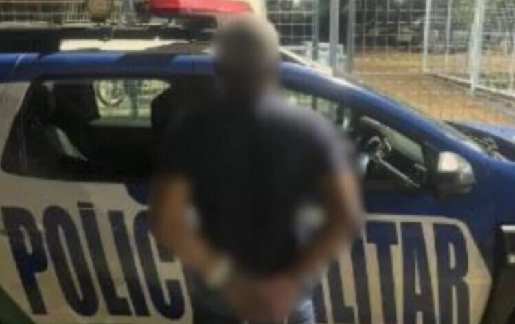 O suspeito foi preso após denúncias de violência doméstica (Divulgação PMGO)