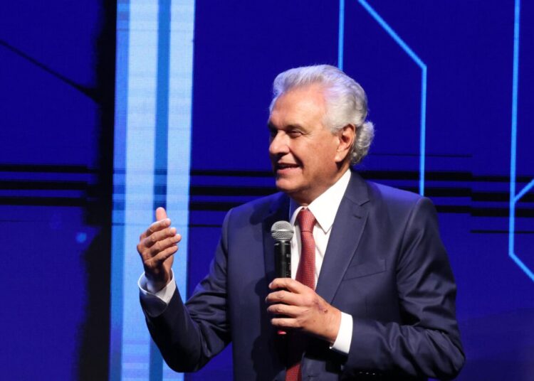 Governador Ronaldo Caiado envia à Assembleia Legislativa de Goiás projeto de lei que regulamenta e incentiva o desenvolvimento da inteligência artificial no estado (Foto: Secom)