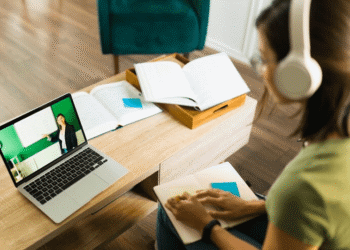 MEC proíbe EAD em Direito e outras 4 graduações. Imagem: Reprodução