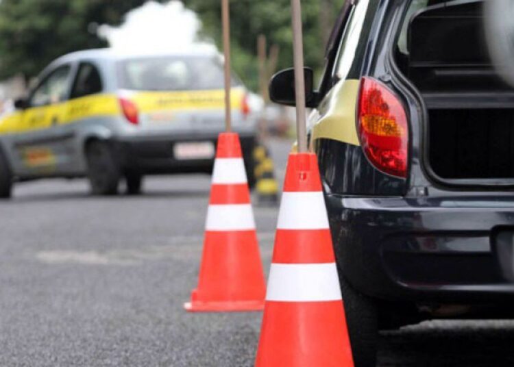 De acordo com o Detran, os CFCs suspensos terão um prazo de 30 dias para regularizar a situação e retomar o atendimento ao público. Imagem: Reprodução