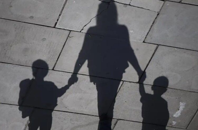 Objetivo, segundo a relatora, é impedir que pedófilos utilizem sua condição profissional para se aproximar de crianças com o objetivo de explorá-las sexualmente  • Foto: Neil Hall/Reuters