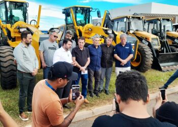 Márcio Corrêa e Vanderlan Cardoso- Entregas em Anápolis