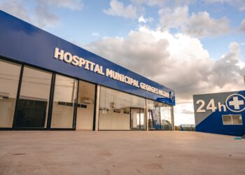 O Hospital Municipal Georges Hajjar foi inaugurado na gestão anterior, mas segue sem funcionamento, segundo a atual administração, por não atender plenamente às condições necessárias de operação. Imagem: Paulo de Tarso