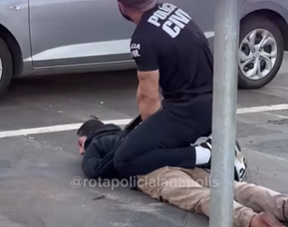 Delegado Rafhael Barboza impede tentativa de homicídio e prende mulher em flagrante em Anápolis. Imagem: Captura de vídeo/Rota Policial Anápolis