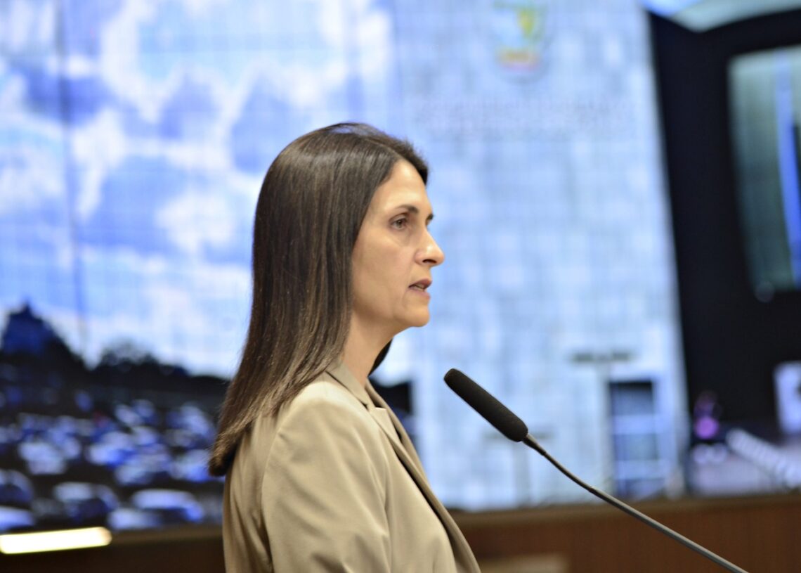 Deputada Vivian Naves- Foto Carlos Costa-Alego