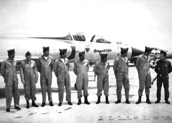 Primeira geração de pilotos do caça Mirage, os Dijon Boys. Imagem: Arquivo