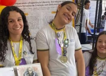 Três alunas do Cepi, em Anápolis, se destacaram em desafio de educação e tecnologia por originalidade, impacto social e inclusão. Imagem: Divulgação/Seduc