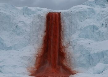 Imagem ilustrativa da Cachoeira de Sangue. Foto: IA