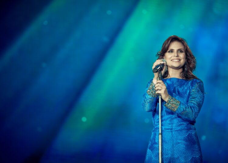 Aline Barros participará da Marcha para Jesus 2025, conduzindo momentos de louvor e adoração. Imagem: Reprodução