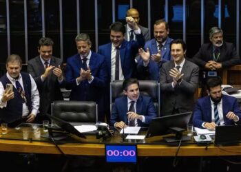 Câmara dos Deputados aprova projeto que isenta Imposto de Renda para quem ganha até R$ 5 mil — Foto: Brenno Carvalho / Agência O Globo