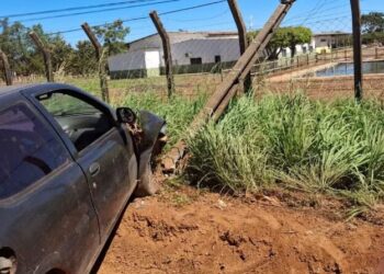 Além de causar riscos aos motoristas, colisão com postes afetam a região da estrutura. Imagem: Divulgação