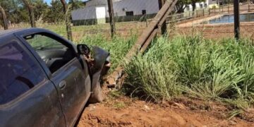 Além de causar riscos aos motoristas, colisão com postes afetam a região da estrutura. Imagem: Divulgação