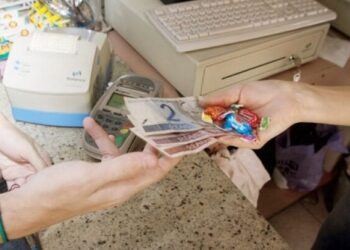 O texto aprovado prevê que preços fracionados sejam arredondados para baixo até a devolução da diferença. Imagem: Reprodução