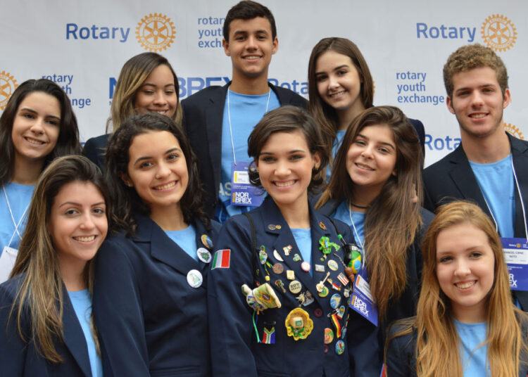 O Rotary Club de Anápolis realiza nesta quinta-feira, às 19h, no Colégio Couto Magalhães, uma palestra gratuita sobre o Programa de Intercâmbio de Jovens 2026/2027. Imagem: Divulgação/Rotary