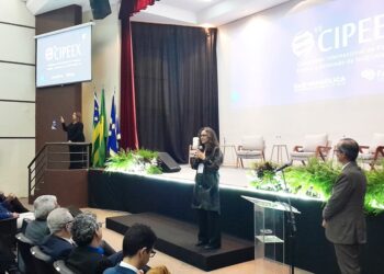 Márcia Castro- ministrante da Palestra Magna do VII CIPEEX