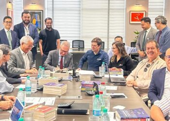 Instituição consolida parceria importante e abre frente de apoio ao desenvolvimento industrial. Imagem: Divulgação/UniEVANGÉLICA
