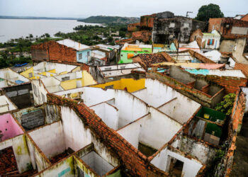 Maceió, 09 de julho de 2020
Pinheiro - Terra de ninguém. Casa e prédios abodonados no bairro do Pinheiro em Maceió. Alagoas - Brasil.
Foto: ©Ailton Cruz