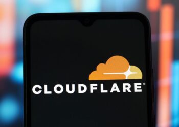 A Cloudfare, rede global que oferece serviços de segurança na internet, investiga queda no servidor 
Foto: Reprodução