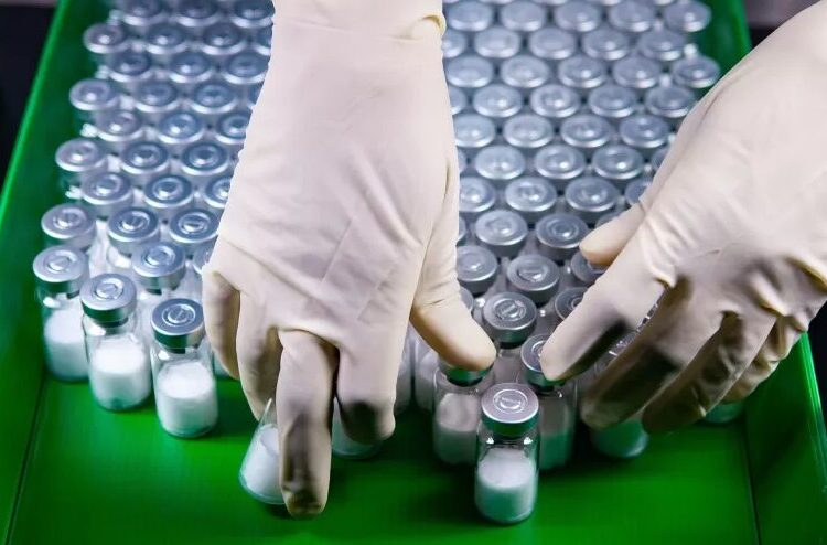 Frascos da Butantan-DV, vacina contra a dengue desenvolvida no Instituto Butantan. Imagem: Instituto Butantan