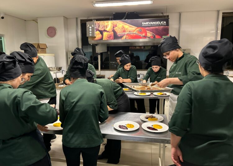 UniEVANGÉLICA Gastronomia