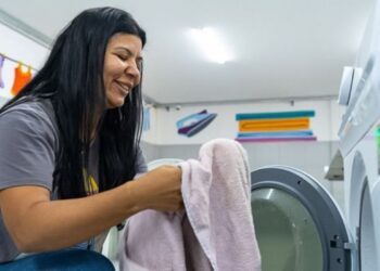 Embora tenham foco nas mulheres, as lavanderias públicas também podem ser utilizadas por homens
Foto: Mayara Vita