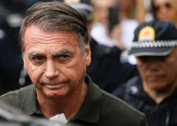 Jair Bolsonaro (PL) na saída de hospital em Brasília  • 14/9/2025 REUTERS/Mateus Bonomi