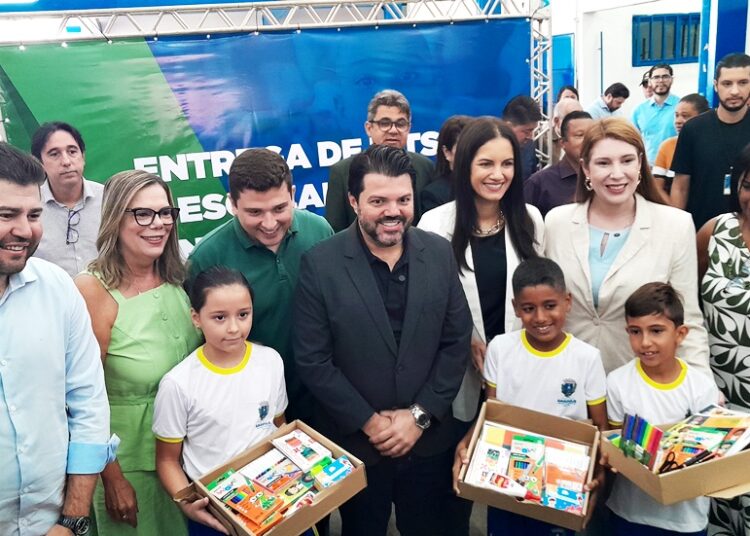 Entrega de Kits Escolares- Contexto