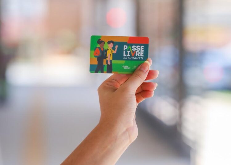 Benefício do Goiás Social oferece até 48 viagens mensais para deslocamento até as instituições de ensino. Foto: Carol Costa