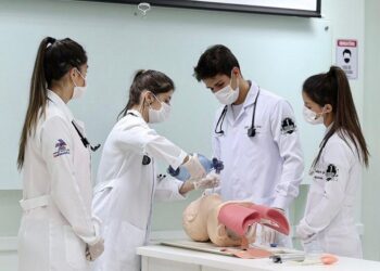 Criado em 2008, o Curso de Medicina da UniEVANGÉLICA consolidou-se como referência regional e nacional. Imagem: Divulgação