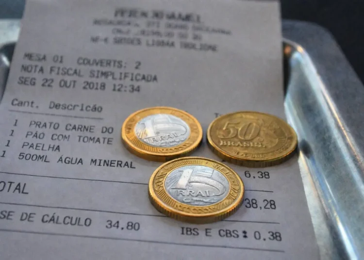 Receita amplia prazo para que empresas adaptem notas fiscais e destaquem IBS e CBS. Foto: Imagem criada utilizando Dall-E