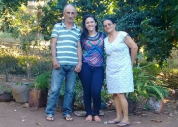 Depois de muito esforço, o sucesso foi comemorado da melhor forma: em família. Imagem: Divulgação