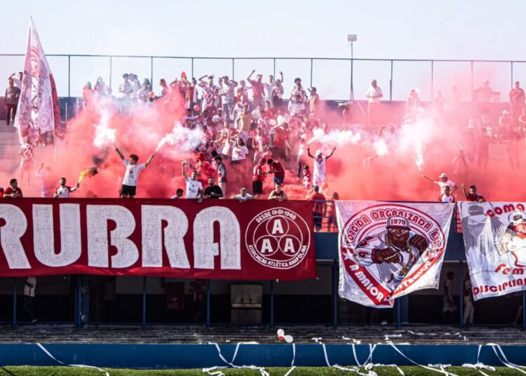Torcida Rubra, no estádio Jonas Duarte (Foto: SAF)