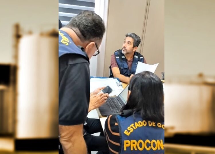 Fiscalização em distribuidoras de combustíveis- Procon Goiás