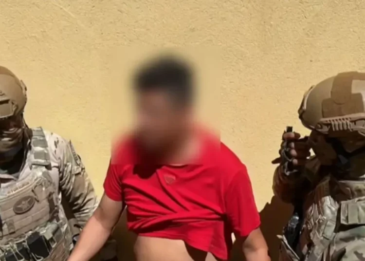 Pai é preso suspeito de jogar mulher de carro e manter filhos em cárcere privado em Aparecida (Foto: Reprodução)