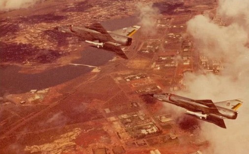 A Base Aérea de Anápolis tornou-se operacional em 23 de agosto de 1972, com a implantação da 1ª Ala de Defesa Aérea, destinada à operação dos caças supersônicos Mirage