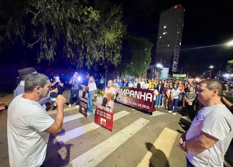 Autoridades e populares se juntaram em coro pela paz